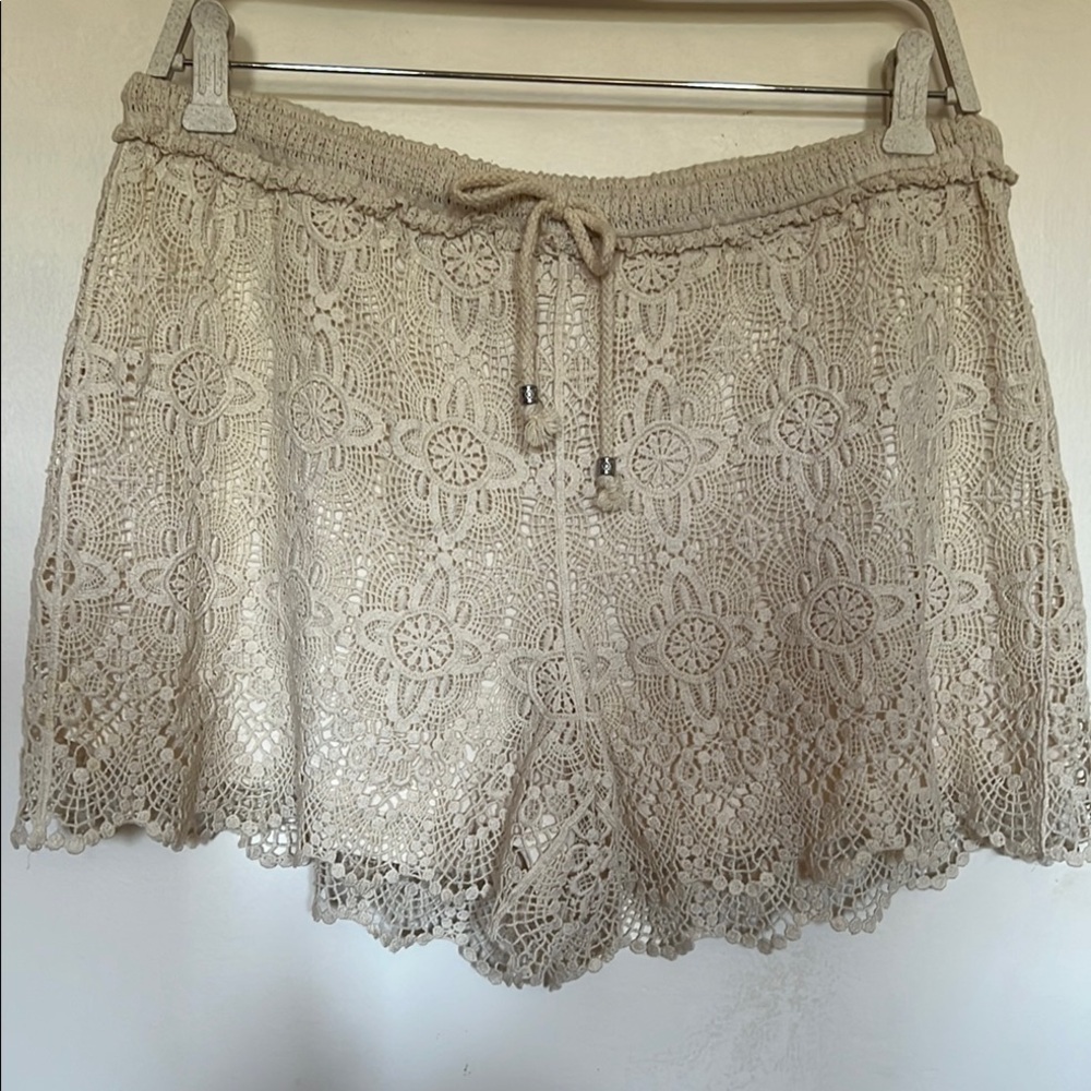 Vince Camuto Tan Lace Scalloped Hem Shorts